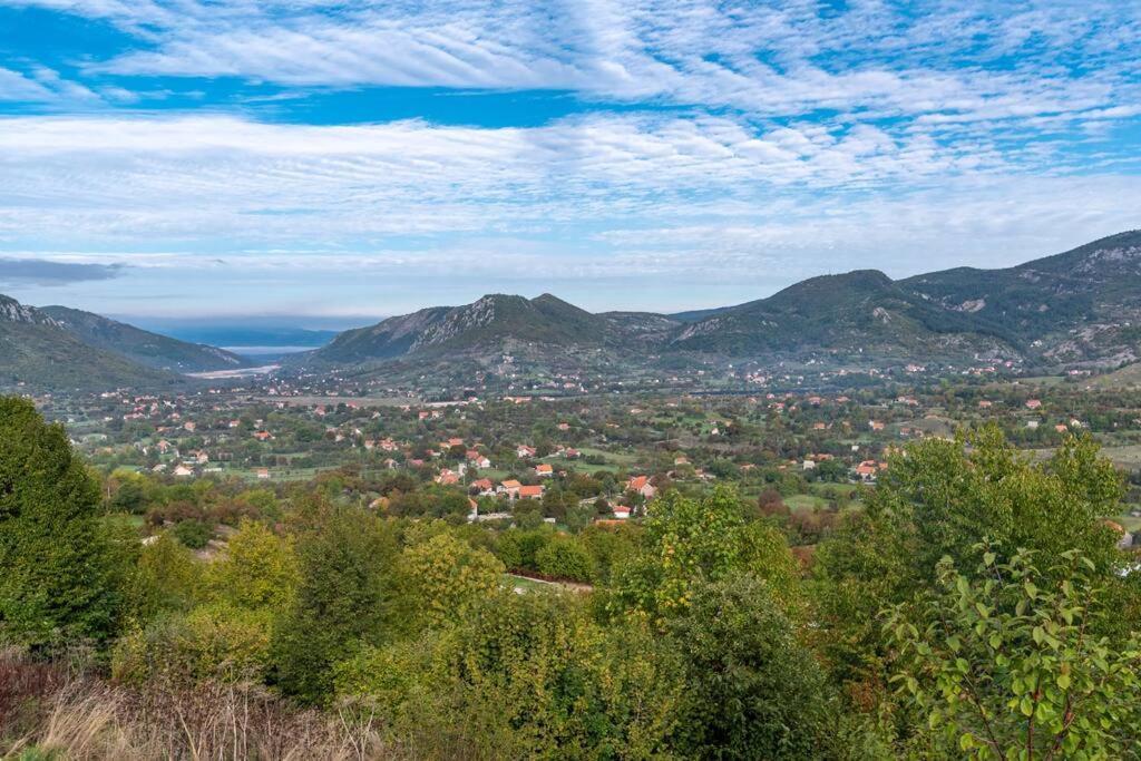 Grandma'S Hut Villa Nikšić Kültér fotó