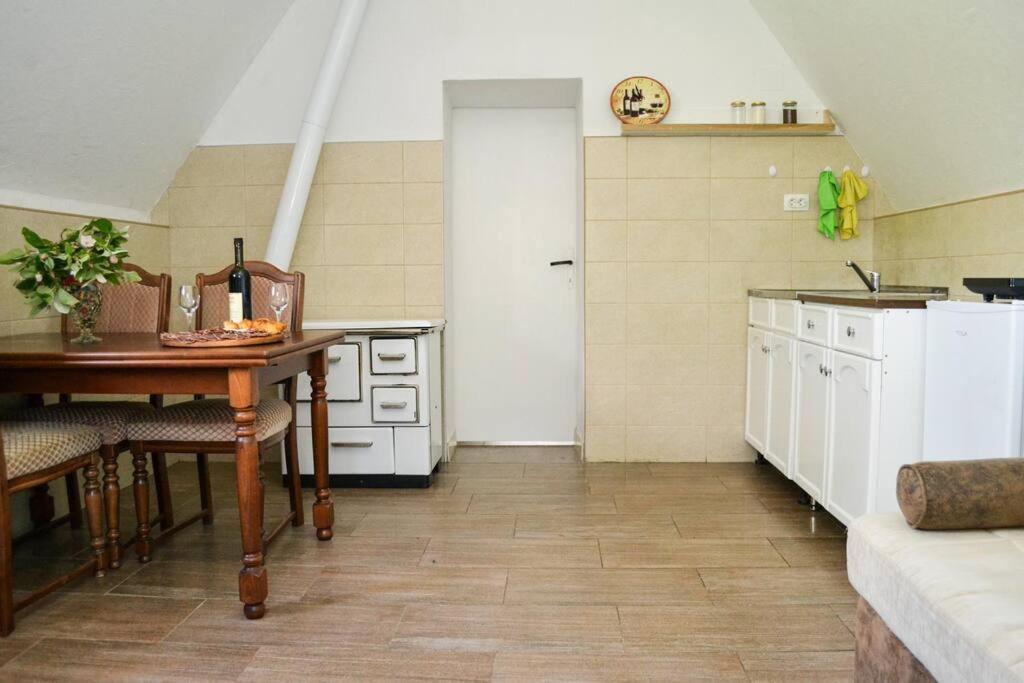 Grandma'S Hut Villa Nikšić Kültér fotó