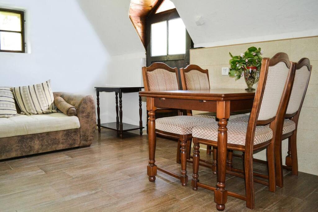 Grandma'S Hut Villa Nikšić Kültér fotó