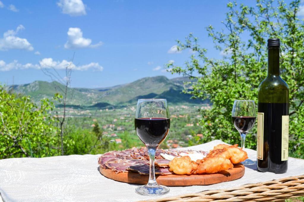 Grandma'S Hut Villa Nikšić Kültér fotó