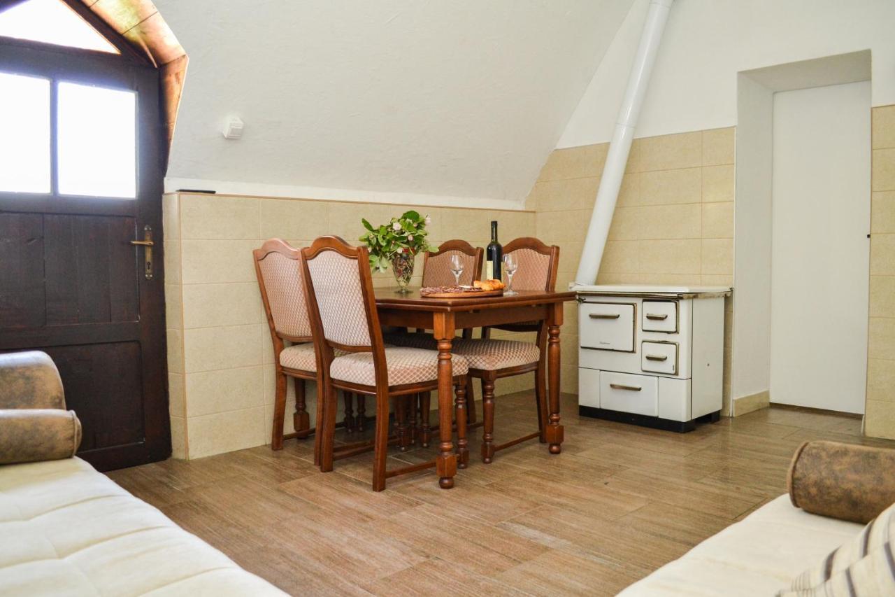Grandma'S Hut Villa Nikšić Kültér fotó
